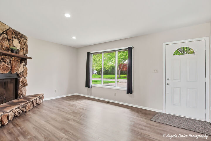 Property Photo:  213 Windridge Drive  IL 60050 