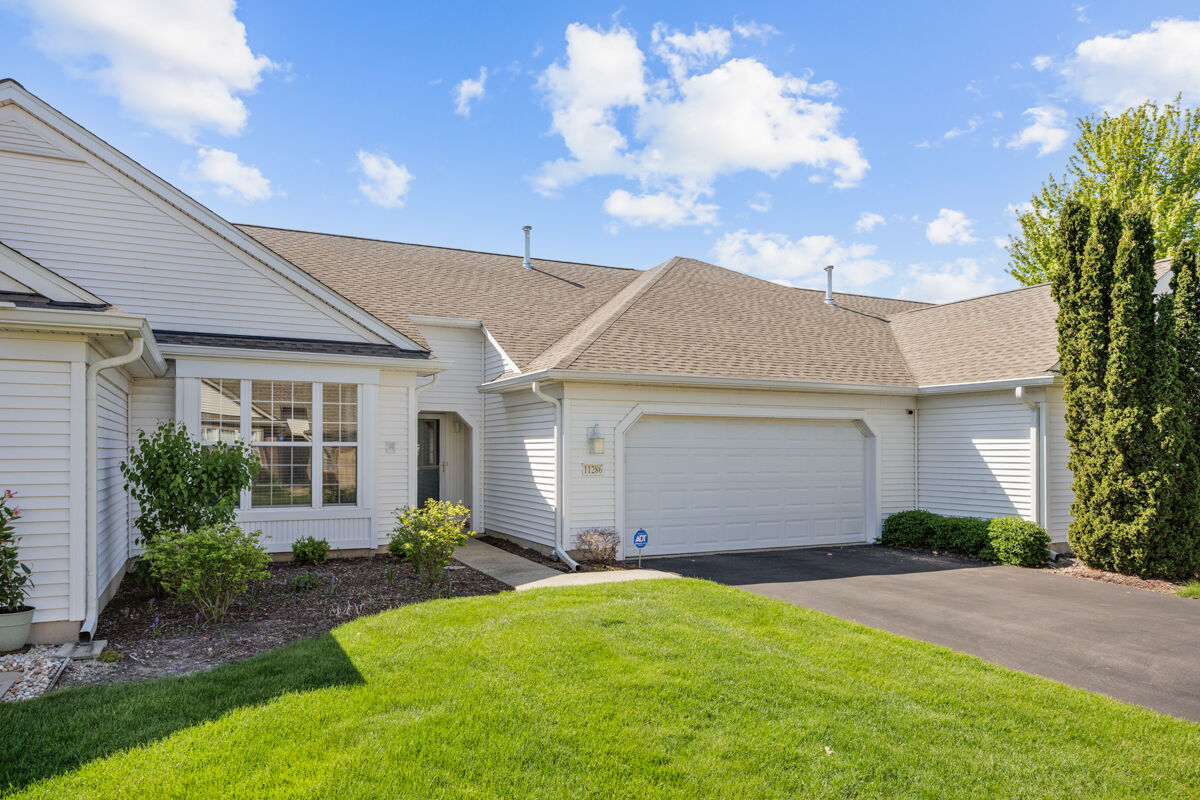Property Photo:  11286 Bellflower Lane  IL 60142 