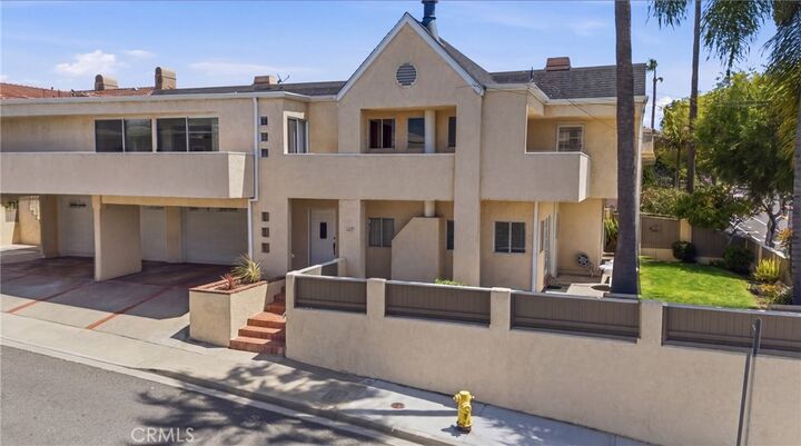 Property Photo:  1600 Flagler  CA 90278 