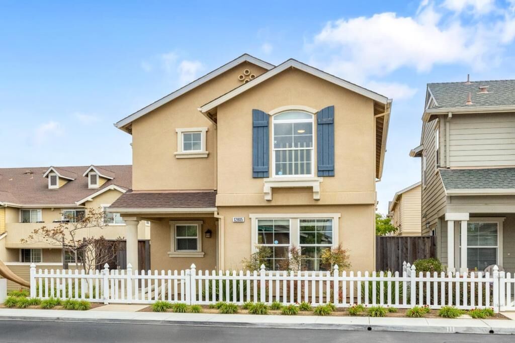 Property Photo:  12805 Rogge Village Loop  CA 93906 