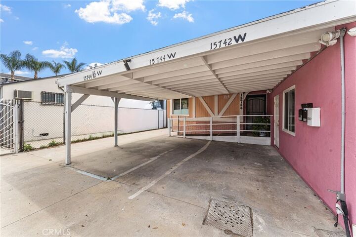 Property Photo:  15744 Saticoy Street  CA 91406 