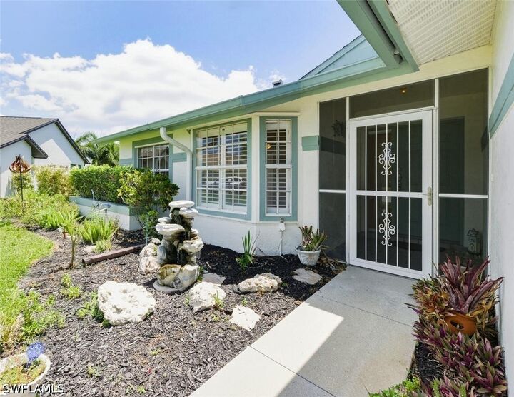 Property Photo:  204 Estelle Court  FL 34112 