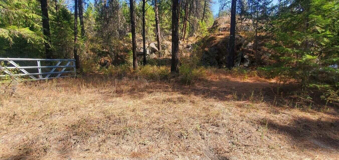 Property Photo:  3733 Xx Sand Creek Rd  WA 99141 