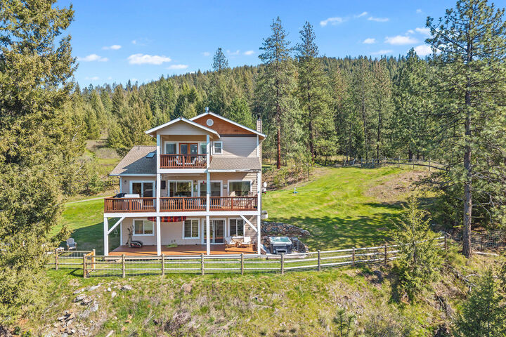 Property Photo:  1234 Goldedge Mine Rd  WA 99141 