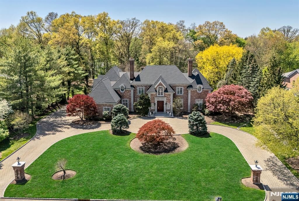 Property Photo:  366 E Madison Avenue  NJ 07626 