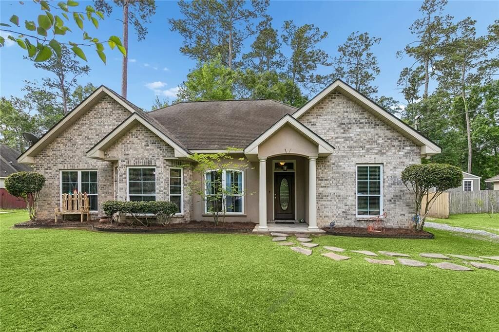 Property Photo:  67 Alice Street  LA 70447 
