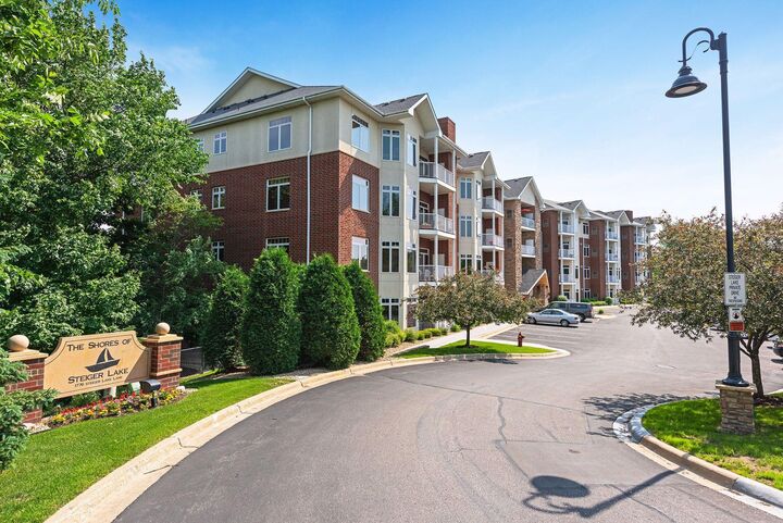 Property Photo:  1776 Stieger Lake Lane 100  MN 55386 