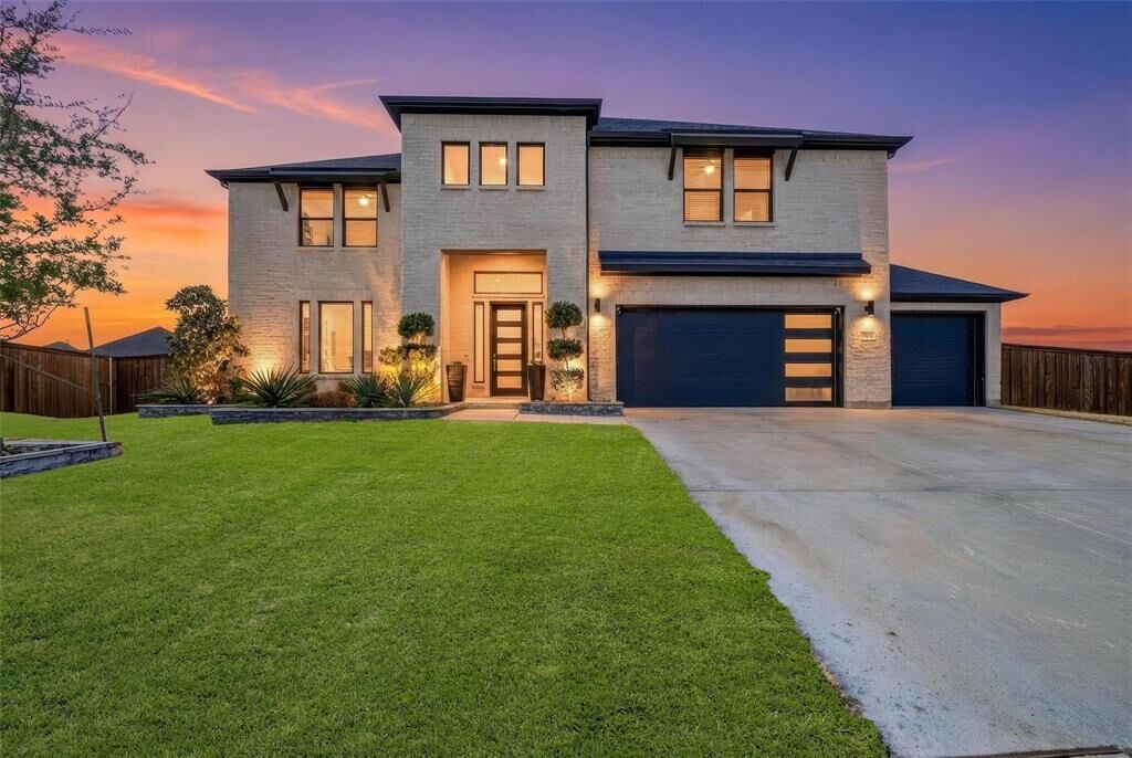 Property Photo:  9917 Clover Forest Court  TX 75035 