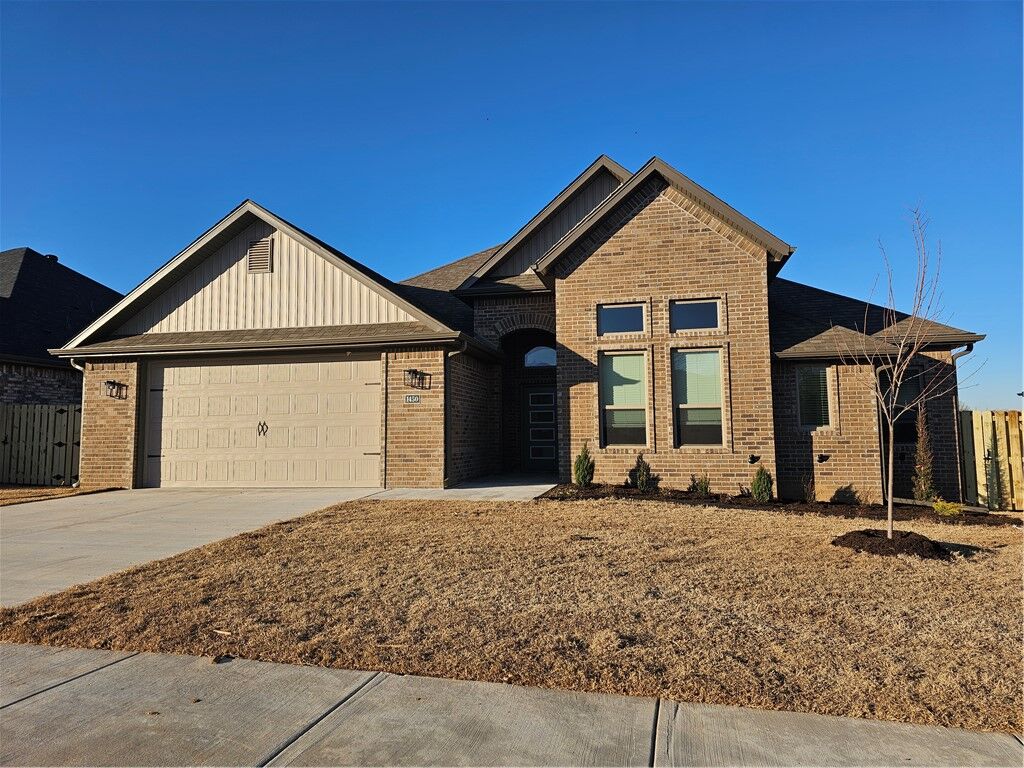 Property Photo: 1450 Sessile Oak Way AR 72719