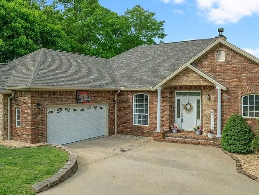 Property Photo: 9877 Admiral Drive AR 72756