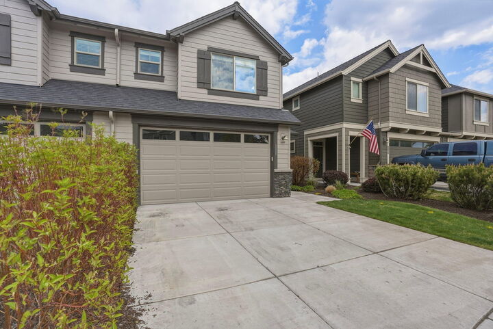 Property Photo:  20724 Sierra Drive  OR 97701 