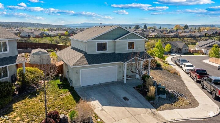 Property Photo: 792 NE Robin Place OR 97754