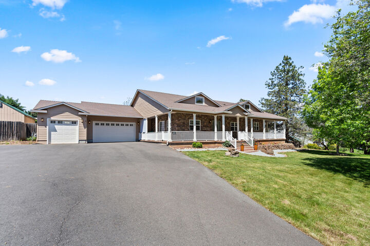 Property Photo:  6783 Rogue River Drive  OR 97539 