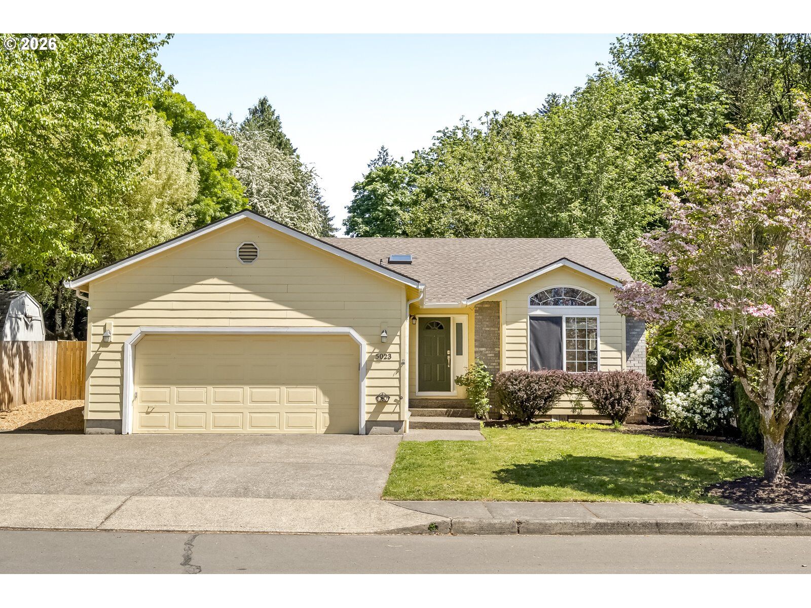 Property Photo:  5023 SE Appenine Way  OR 97222 