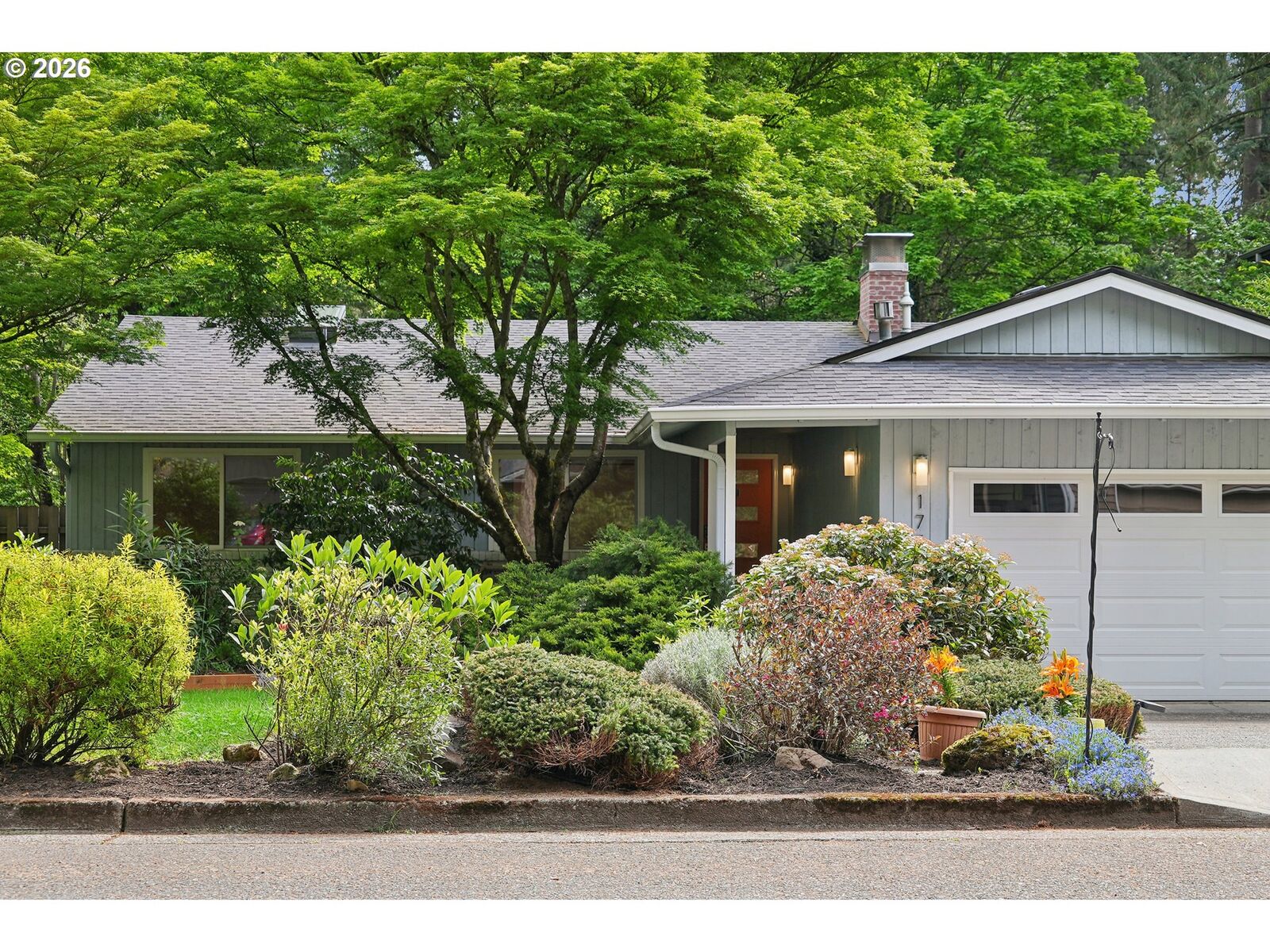 Property Photo:  17500 Hill Way  OR 97035 