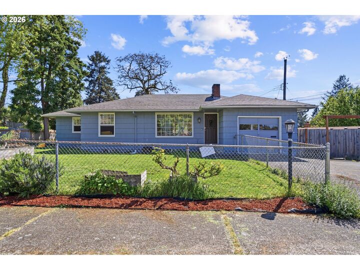 Property Photo:  303 NW Hazel Dell Way  WA 98665 