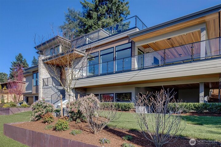 Property Photo:  3036  67th Avenue SE  WA 98040 