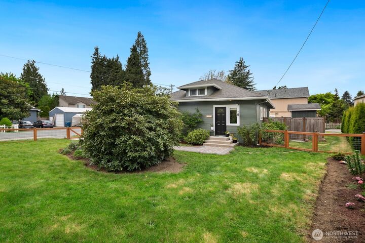 Property Photo:  15978  179th Avenue SE  WA 98272 