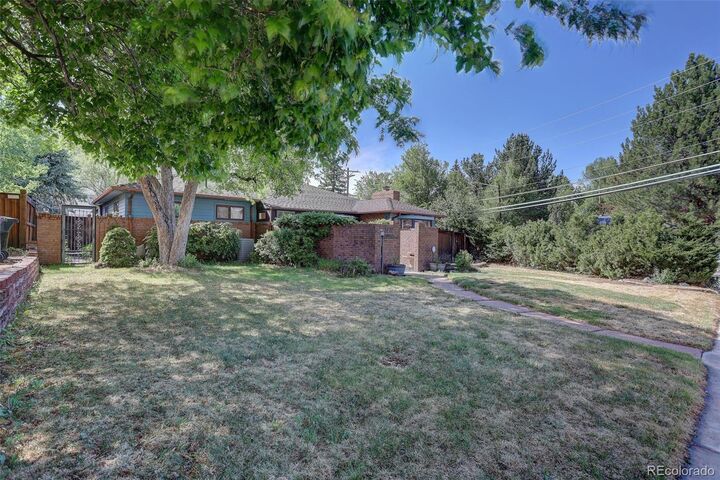 Property Photo:  2717 S Steele Street  CO 80210 