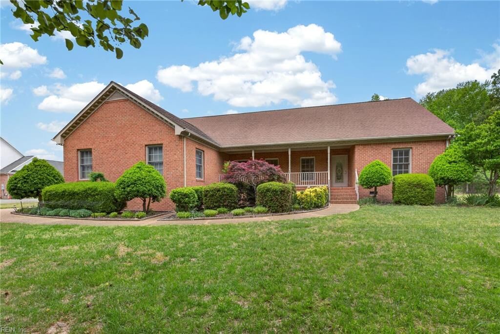 Property Photo:  105 Skimino Landing Dr  VA 23188 