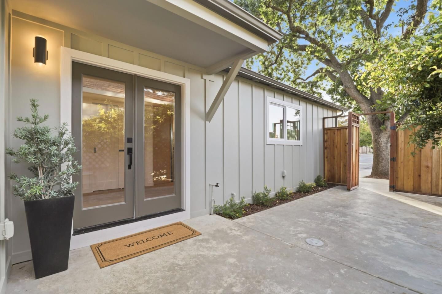 Property Photo: 715 Roosevelt Avenue CA 94061