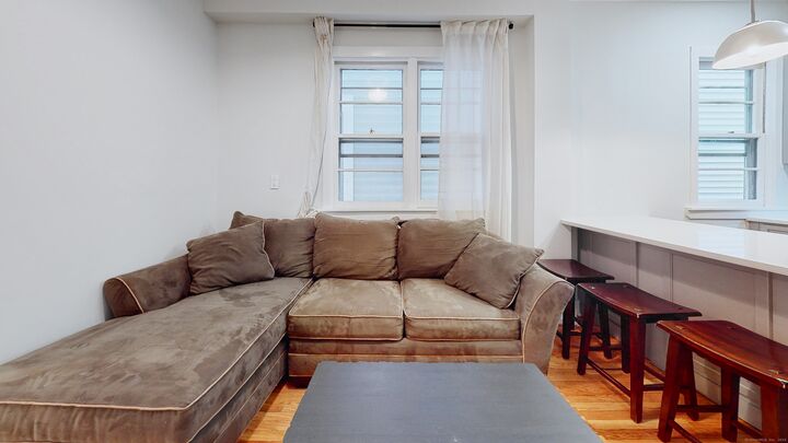 Property Photo:  86 Edwards Street 1  CT 06511 