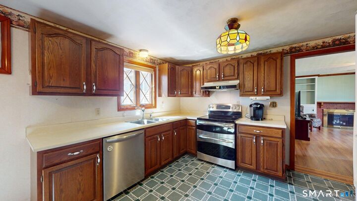 Property Photo:  14 Carriage Drive  CT 06082 