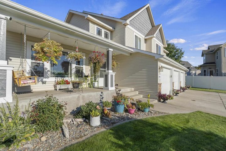 Property Photo:  3908 S Virginia Ln  WA 99206 