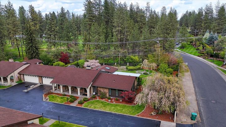 Property Photo:  2002 W Regina Ave  WA 99218 