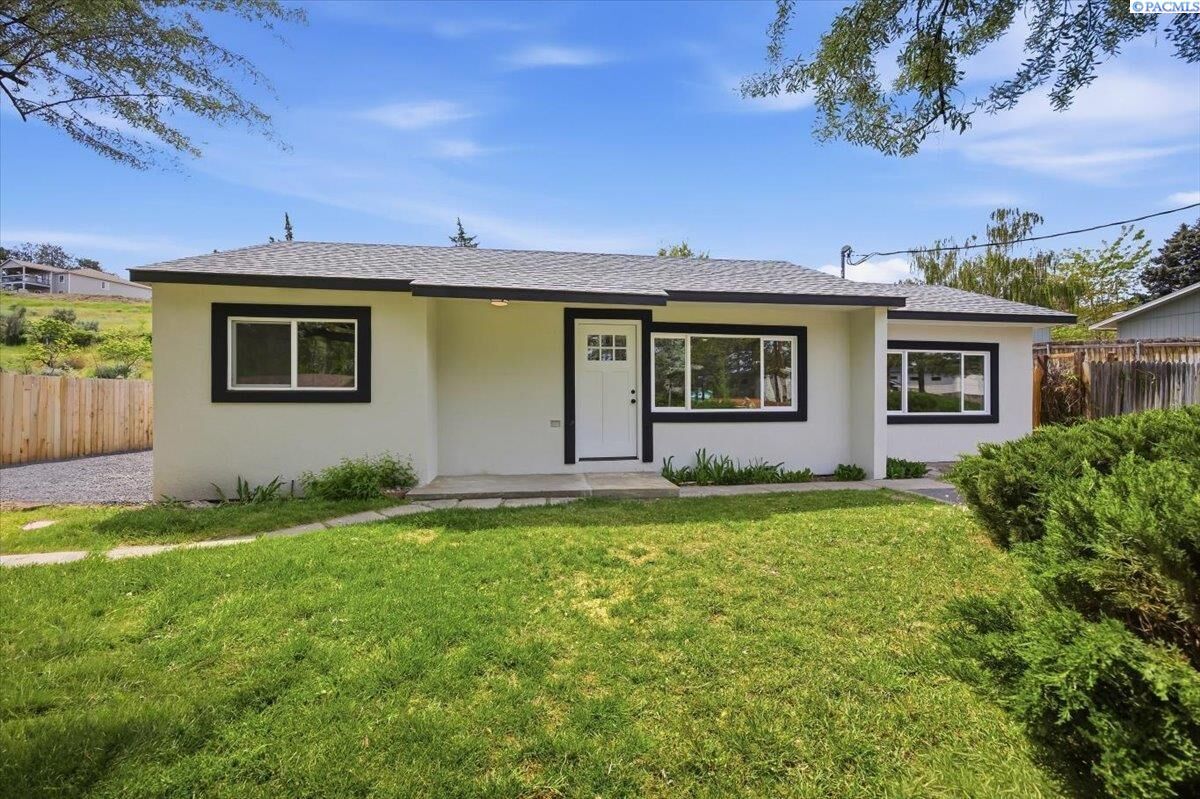 Property Photo: 4379 Ironton Dr WA 99353