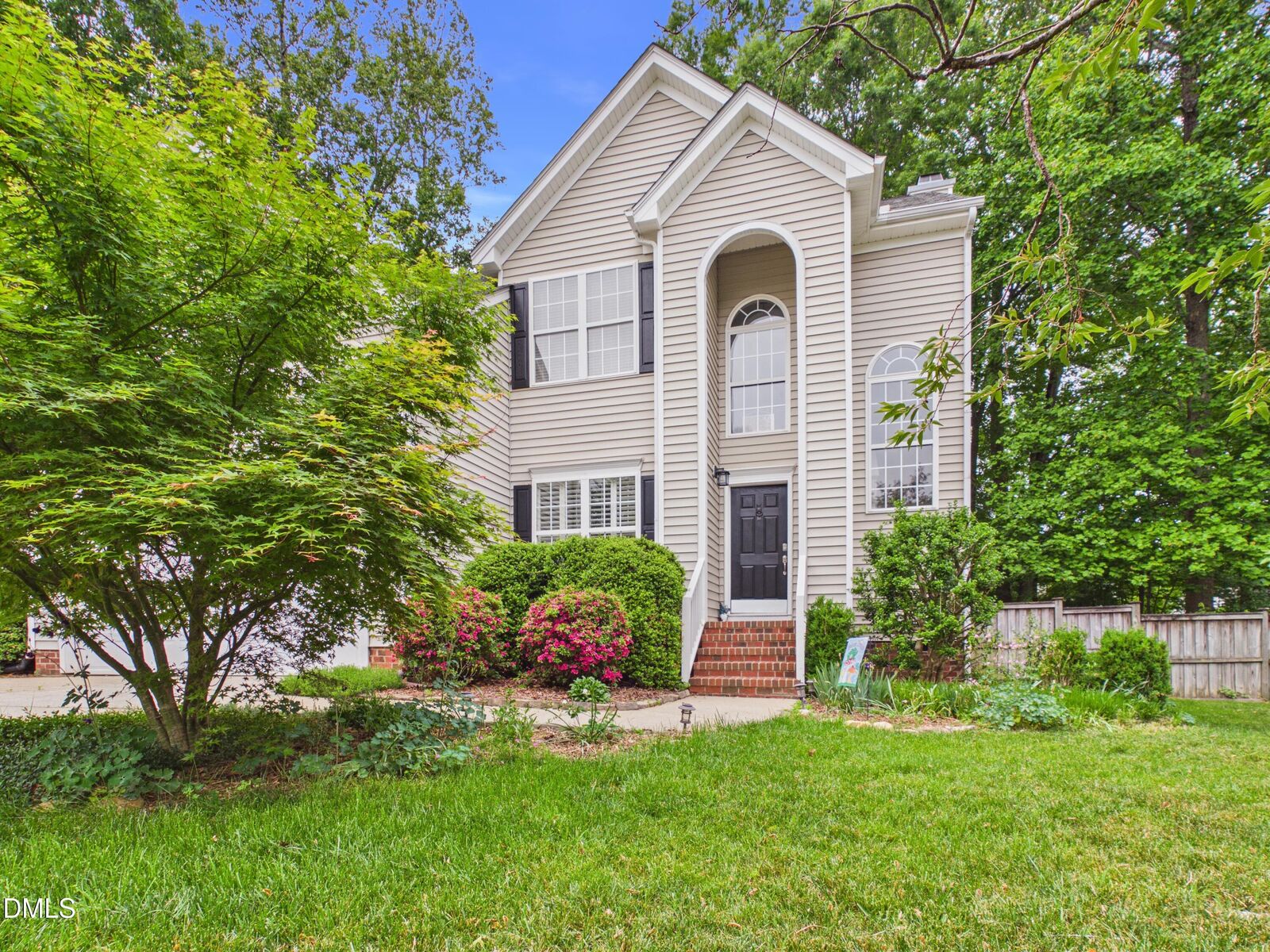 Property Photo:  2102 Woodbury Drive  NC 27278 