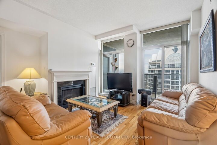 Property Photo:  1 Rean Drive 2703  ON M2K 3C1 