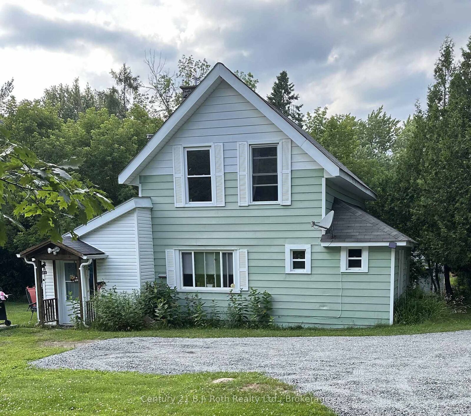 Property Photo: 4 Stocking Lane ON P1H 1V4