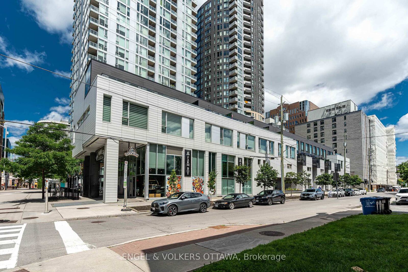 Property Photo: 197 Lisgar Street 207 ON K2P 0C3