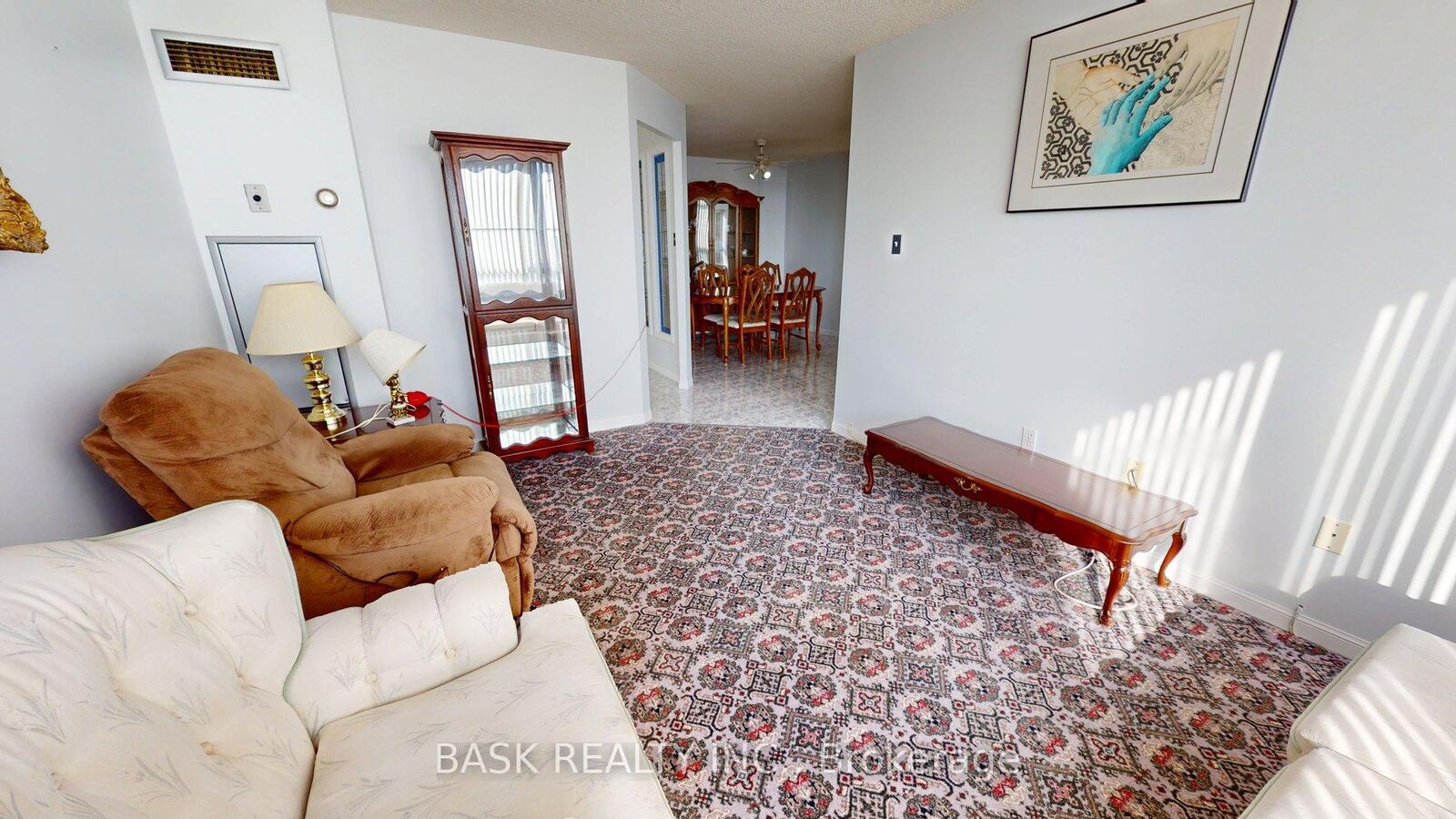 Property Photo: 12 Laurelcrest Street 907 ON L6S 5Y4