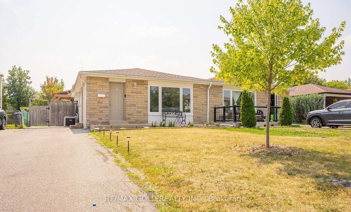 Property Photo:  51 Davenport Crescent  ON L6T 3L5 