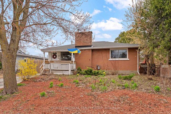 Property Photo: 1318 Avenue Q N/A ON K1G 0B6