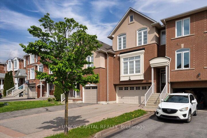 Property Photo: 18 Honeywood Road ON L4J 9C2
