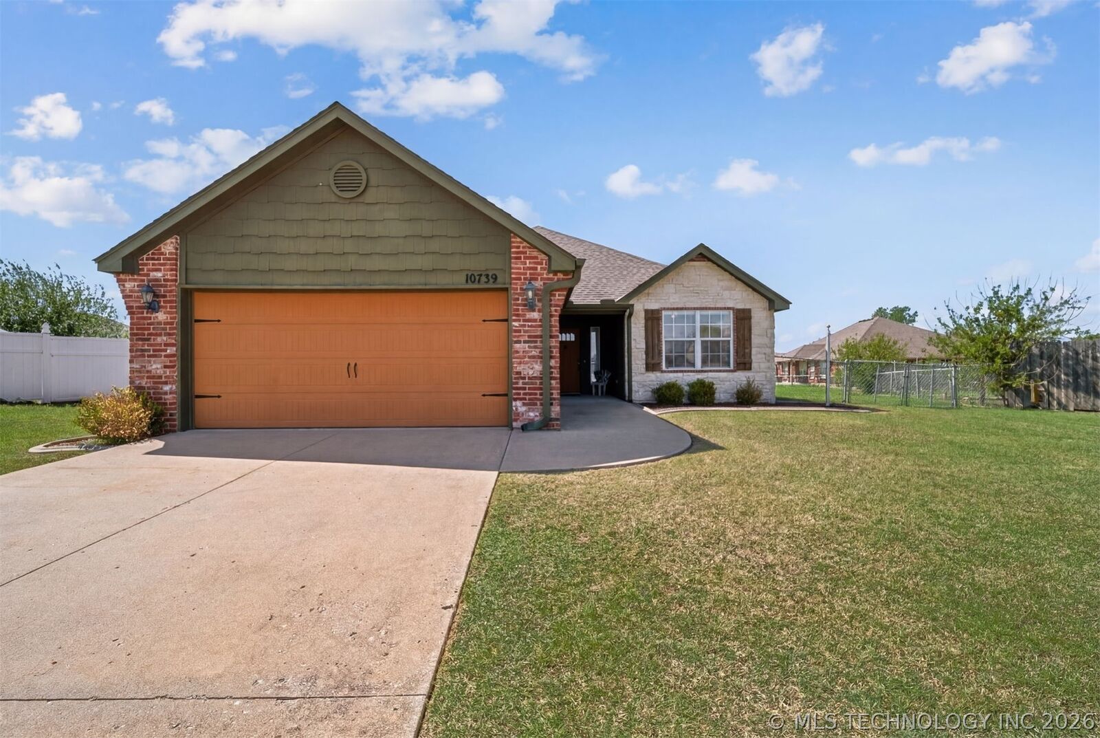 Property Photo:  10739 E 121st Court  OK 74021 