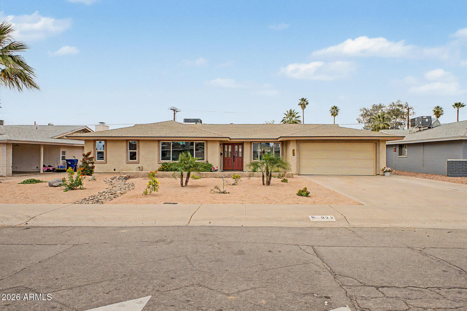 Property Photo:  922 E Loyola Drive  AZ 85282 