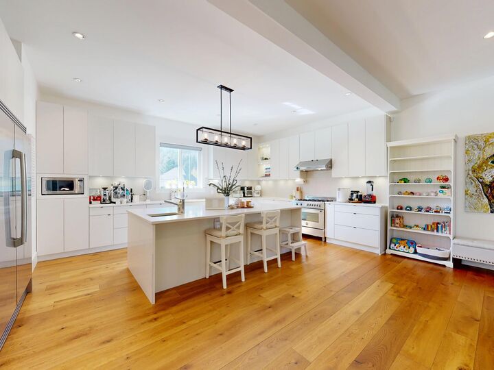 Property Photo: 3295 Sunnyside Road 52 BC V3H 4Z4