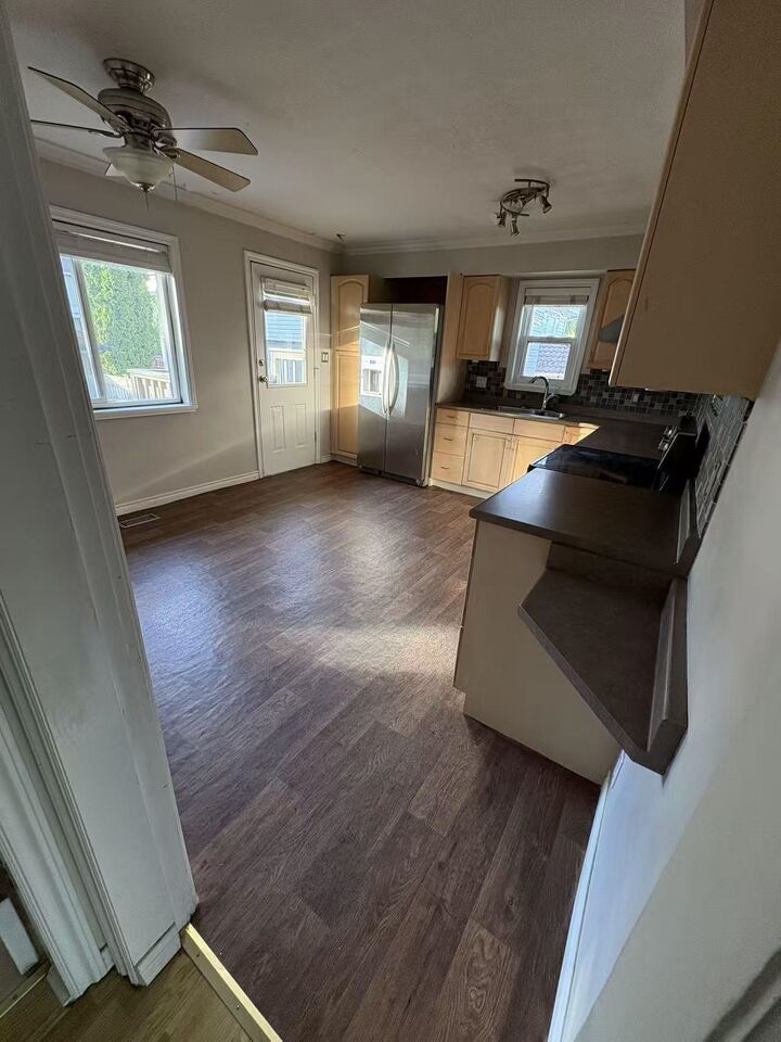 Property Photo:  910 Robinson Street Upper  BC V3J 4G6 
