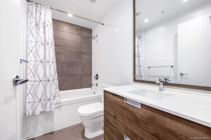 Property Photo: 4688 Kingsway 2906 BC V5H 0E9