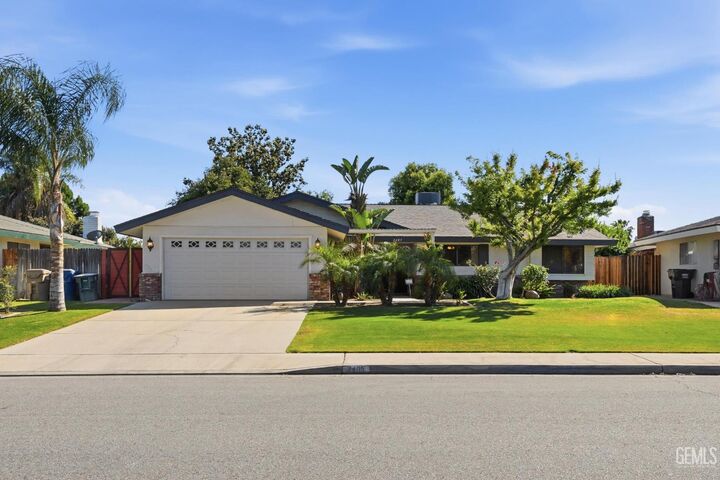 Property Photo:  2405 Cheshire Drive  CA 93309 