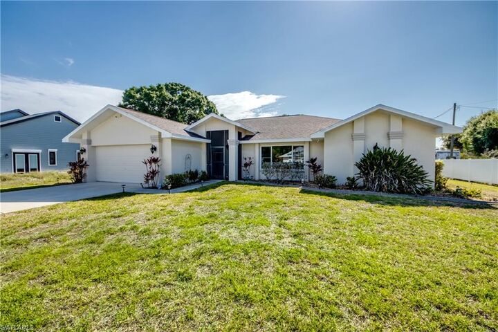 Property Photo: 308 North Ave FL 33936