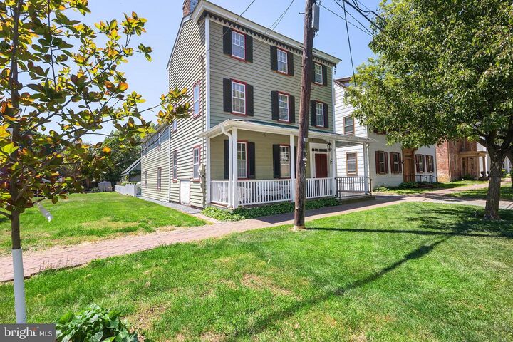 Property Photo:  407 High Street  MD 21620 