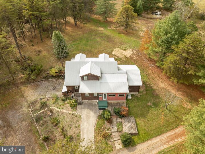 Property Photo:  