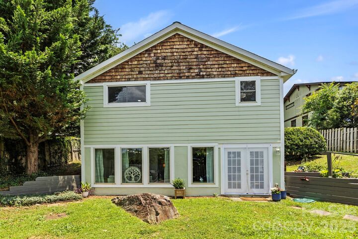 Property Photo:  33 Madison Street  NC 28801 