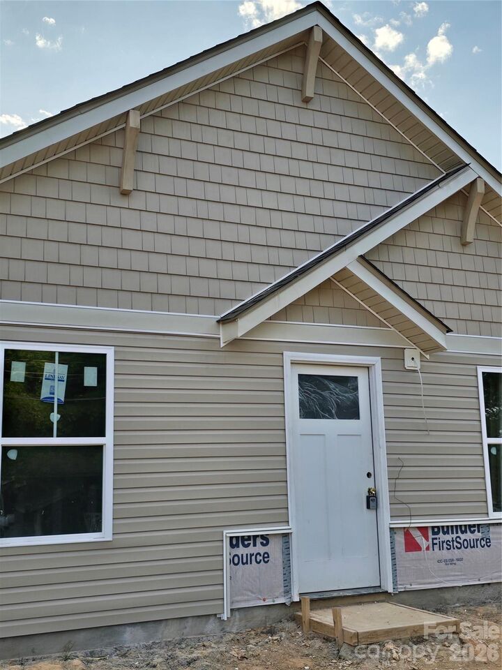Property Photo:  907 Hill Street  NC 28001 