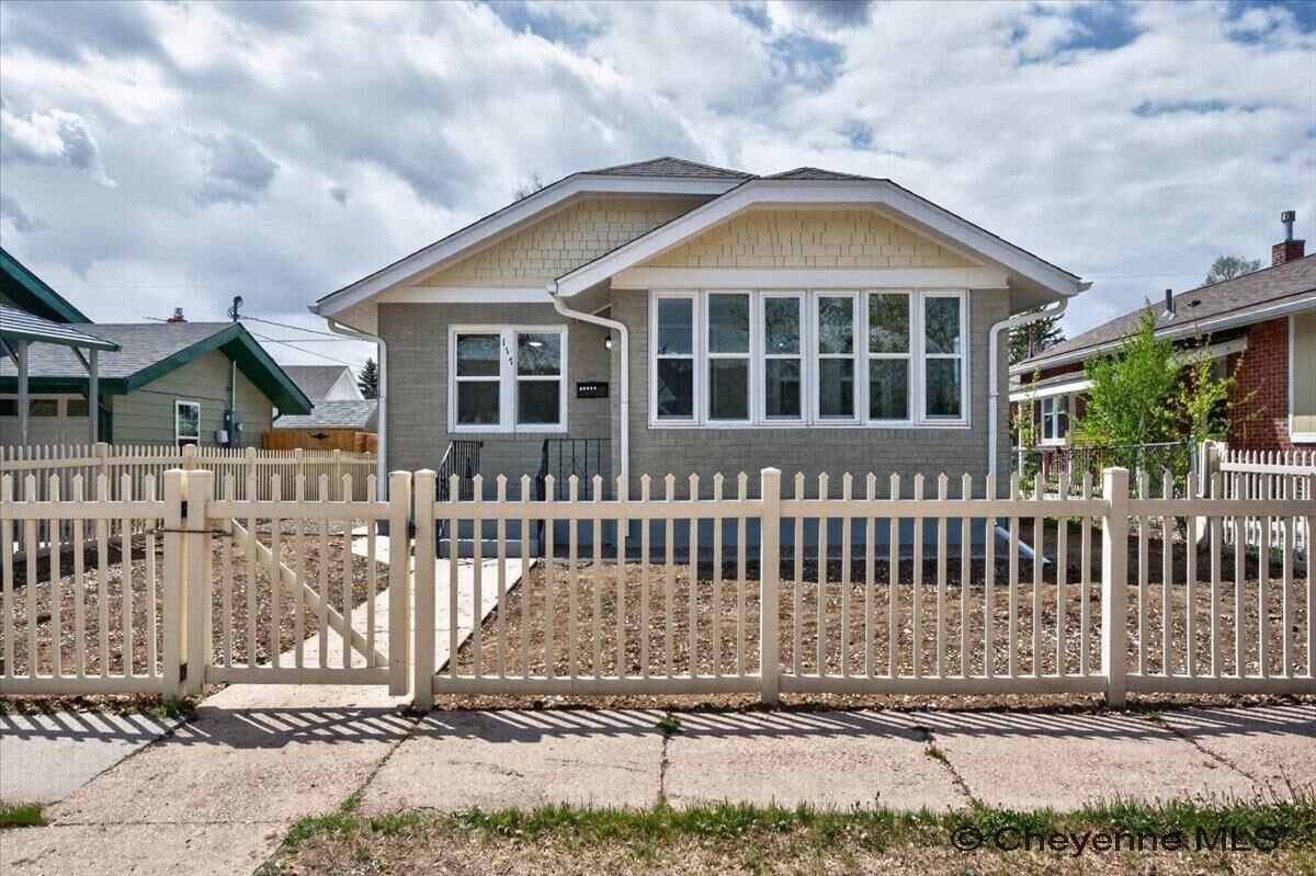 Property Photo:  117 E 3rd Ave  WY 82001 